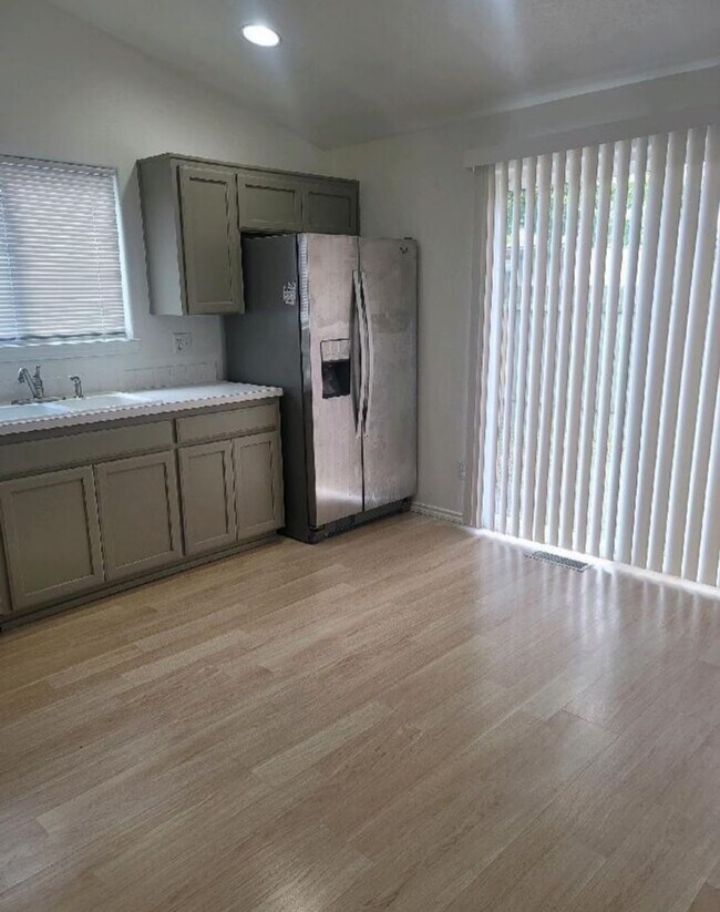 Foto del edificio - 4963-KE4963 Selway St NE