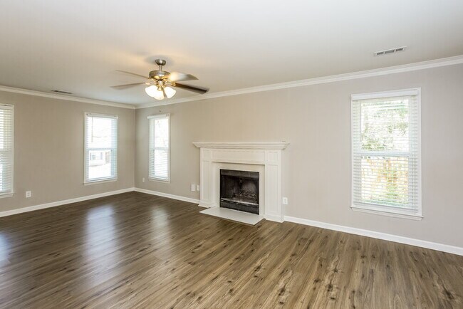 Foto del edificio - 11025 Ballards Pond Ln