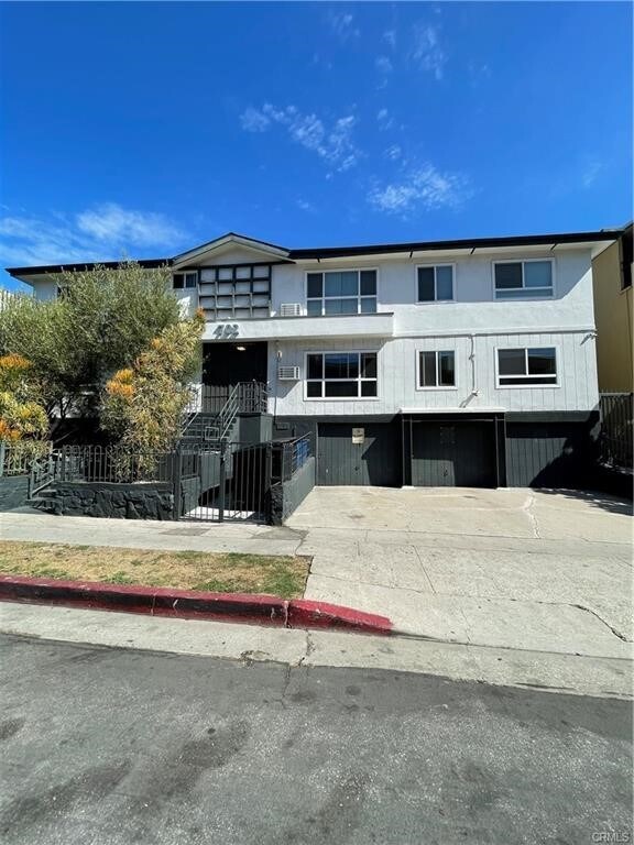 Foto principal - 702 S St Andrews Pl