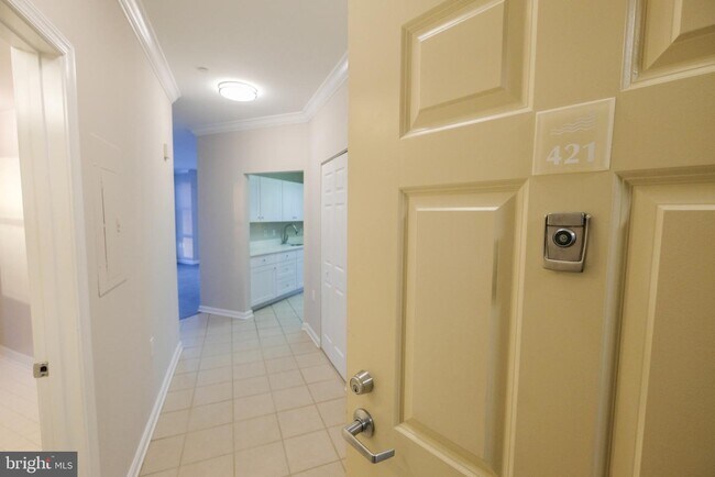 Building Photo - 23 Pierside Dr