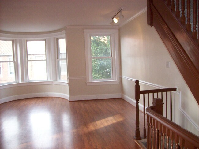 Foto del edificio - 1726 Newton St NW