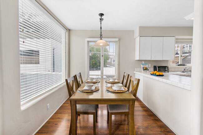 Comedor - 40 20th Ct