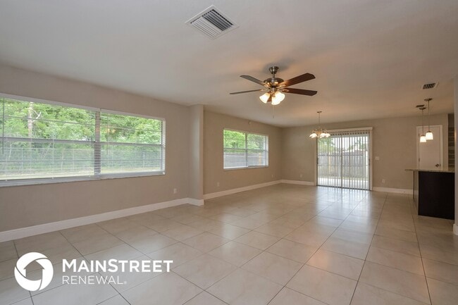 Building Photo - 1089 E Hancock Dr