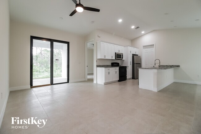 Foto del edificio - 711 Nimitz Blvd