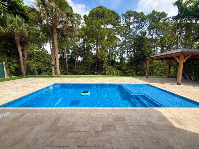 Foto del edificio - 212 Lone Pine Dr