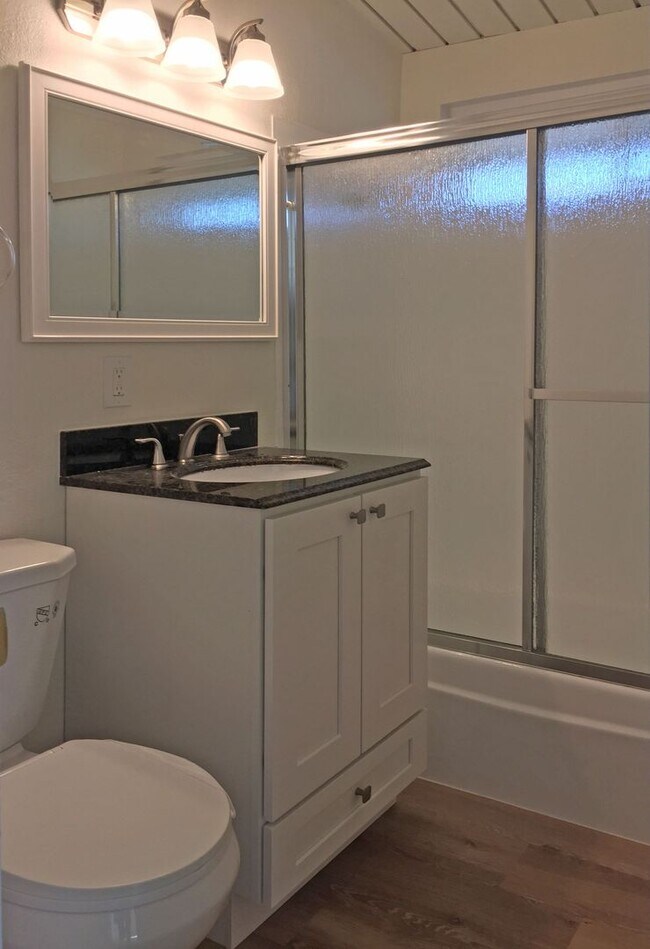 Foto del edificio - 2544 Elden Ave