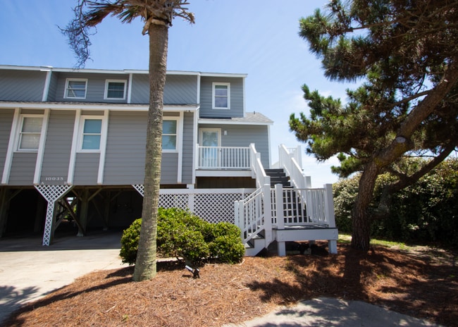 Building Photo - 10035 Seabreeze Dr