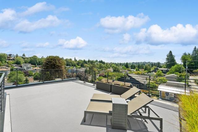 Building Photo - 3 bedroom in Seattle WA 98136