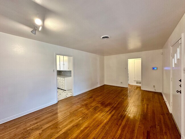 Building Photo - Viewable Now!  Small Dogs Accepted!