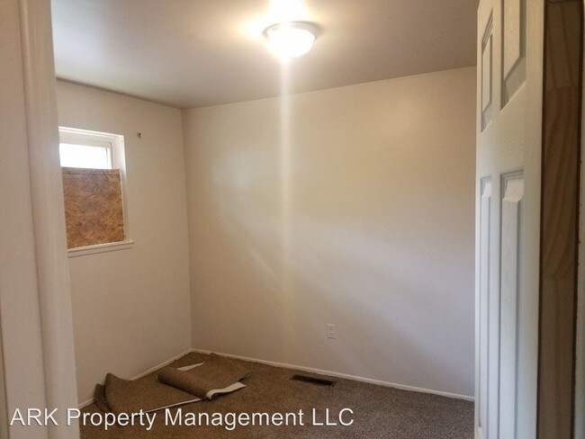 Building Photo - 3 br, 1 bath House - 19930 Birwood Street