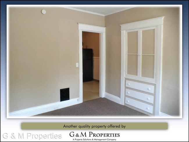 Building Photo - 3 br, 2 bath House - 890 South Goodman St.