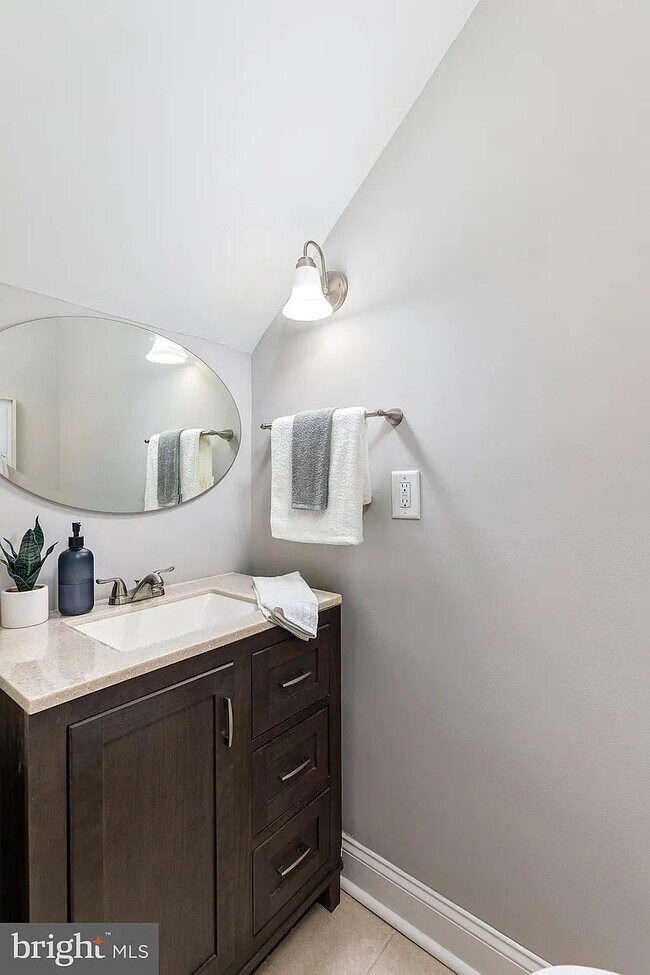 Foto del edificio - 411 S Duncan St