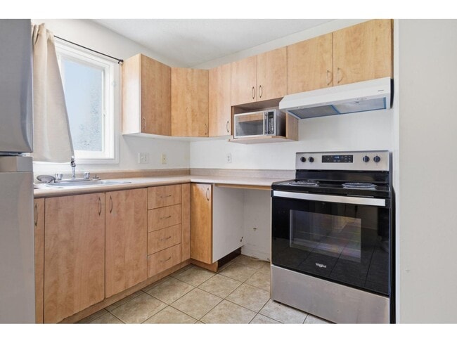 Building Photo - 161 Boul. Louise-Campagna,#2