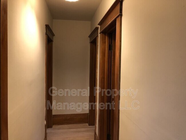 Foto del edificio - Great 3 Bed 1 Bath close to Water St. Avai...