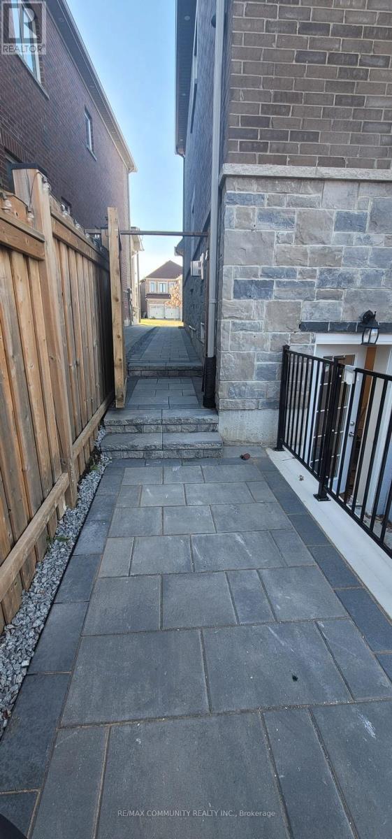 Building Photo - 13 Warton Ct