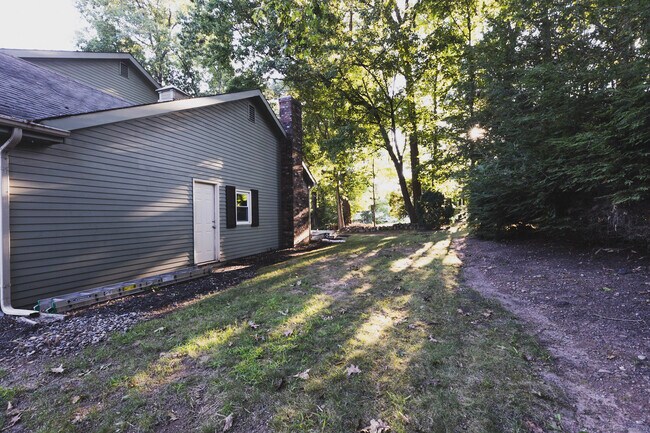 Building Photo - 8 Autumn Ln