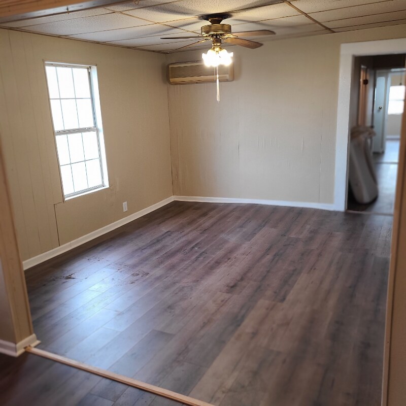 Foto principal - 2300 W Jefferson St