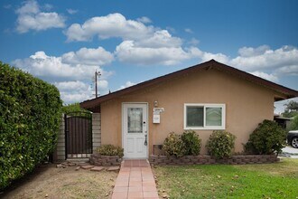 Building Photo - 1208 S Nantes Ave