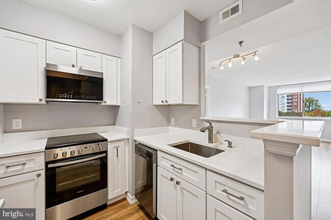 Photo - 5809 Nicholson Ln Apartment