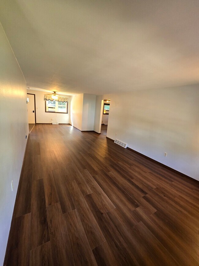 Foto del edificio - 6770 Deuster St