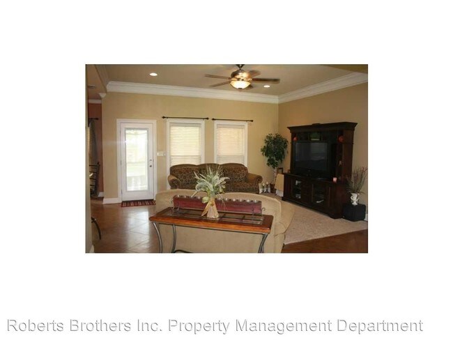 Foto del edificio - 9731 Harmony Ridge Cir S