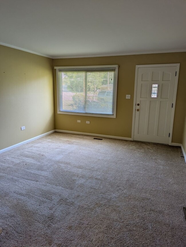 Building Photo - Fully Updated 3 Bedroom Home For Rent
