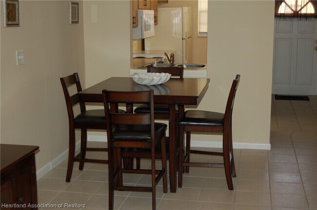 Foto del edificio - 307 Golf Villas Ct NW