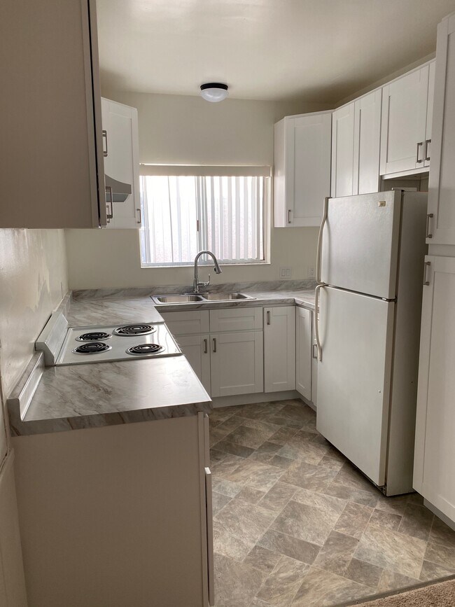Building Photo - 22515 Del Valle St
