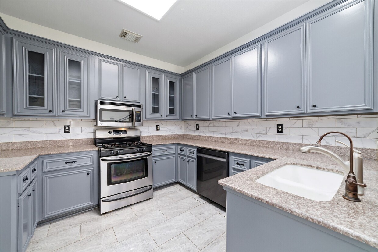 Foto del edificio - 1408 S Friendswood Dr