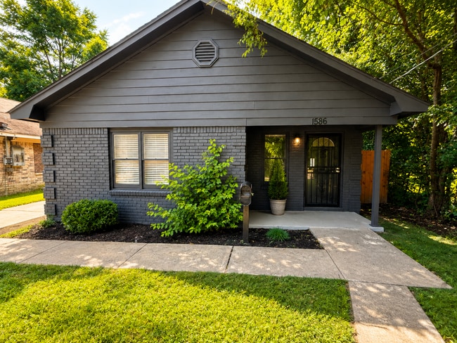 Photo - 1586 Harmen St (Memphis, TN) House