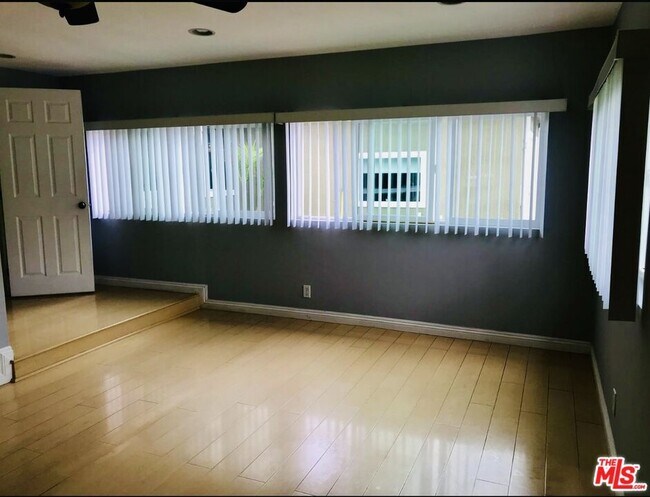 Foto del edificio - 8120 Winsford Ave