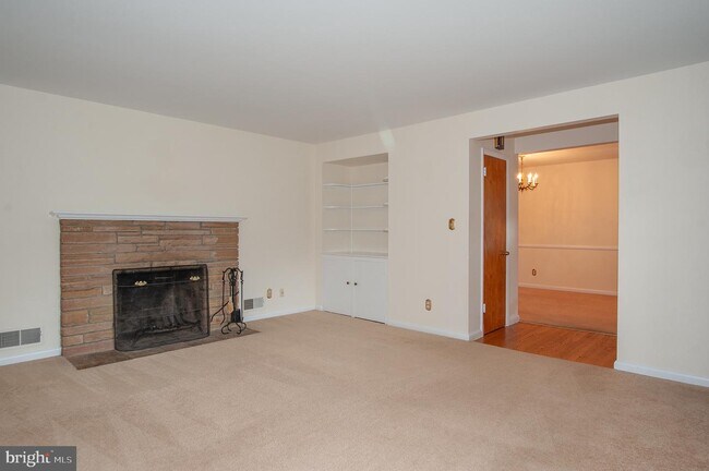 Building Photo - 5950 Clames Dr