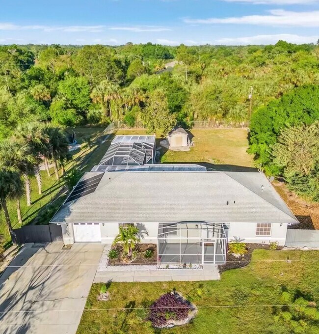 Foto del edificio - 517 Plumosa Ave
