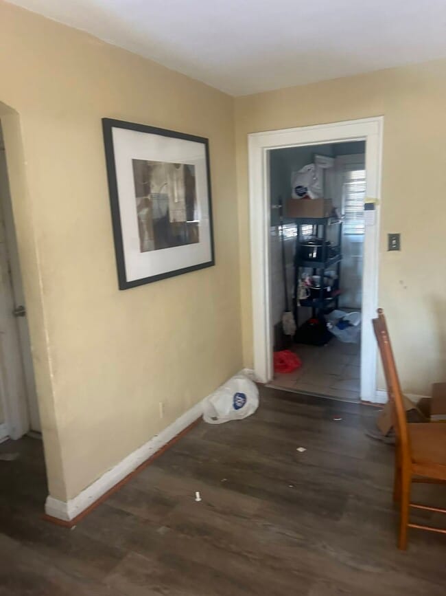 Building Photo - 4025 Beachwood Ave