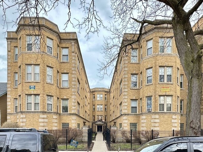 Building Photo - 4827 N Springfield Ave