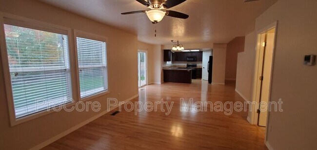 Building Photo - 9095 W Calico St
