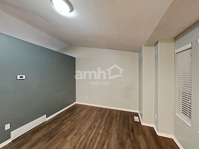 Building Photo - 1868 N 660 W