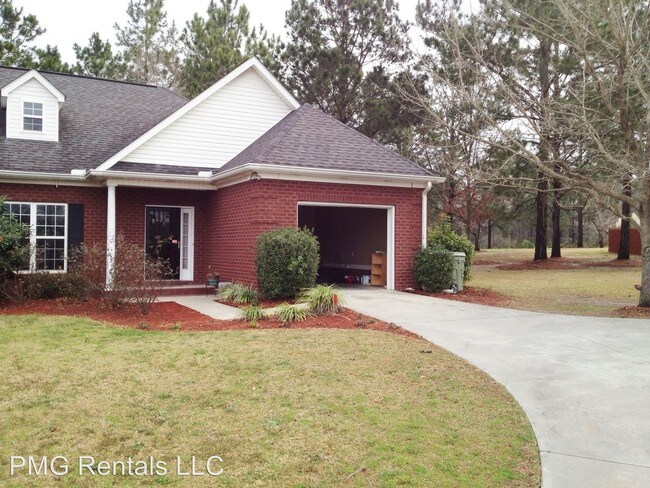 Building Photo - 1117 Golf Club Rd