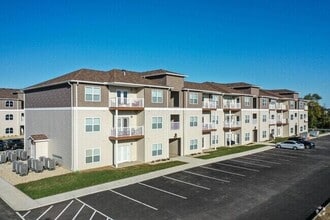 Building Photo - 5503 Hutchison St