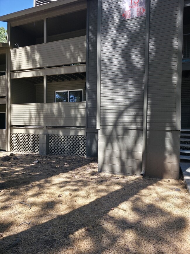 Building Photo - 1185 W University Ave