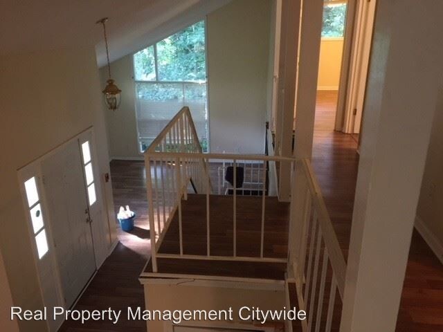 Building Photo - 5 br, 2 bath House - 8915 Creekwood Court