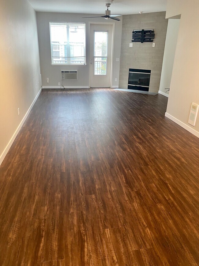 Living room - 1552 SE Cutter Ln