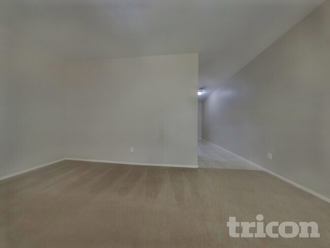 Foto del edificio - 29300 W Clarendon Ave