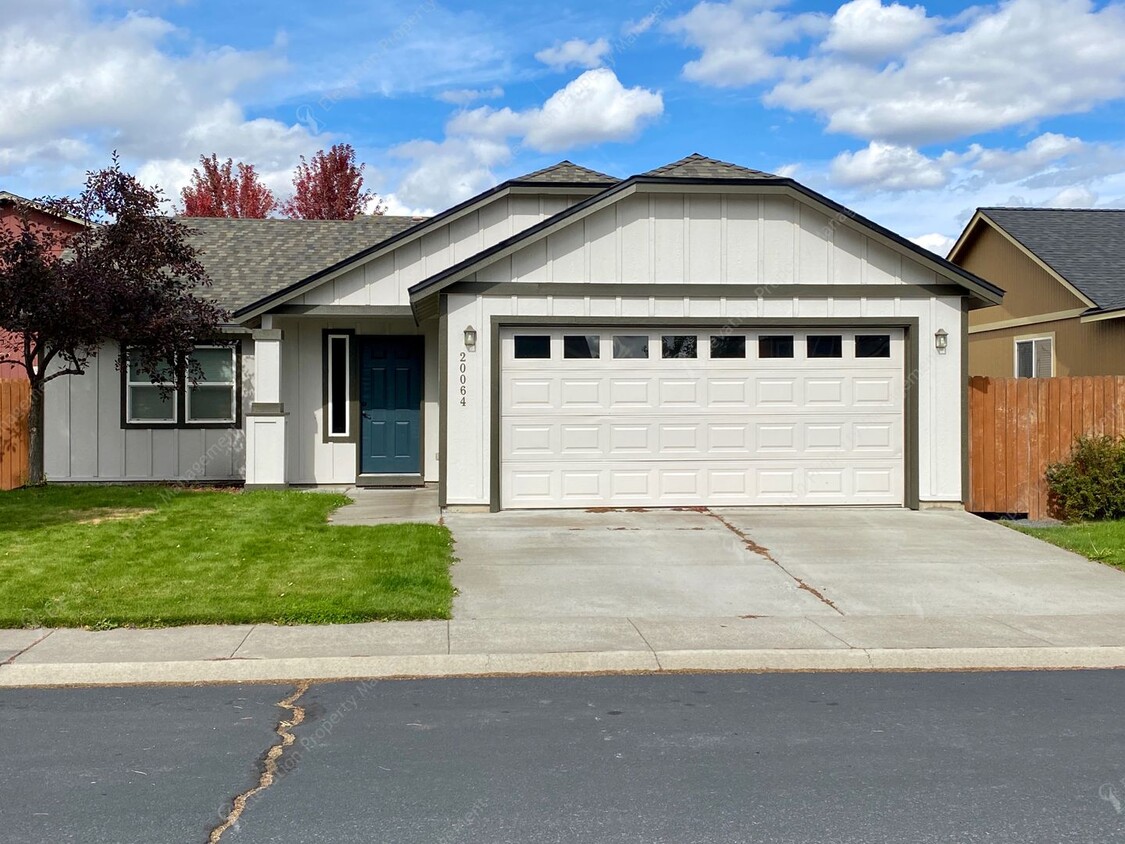 Foto principal - Charming 3BR -2BA Home in SW Bend