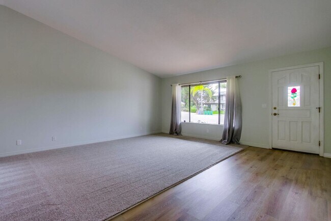 Building Photo - 4 bedroom home in amazing La Costa Community!