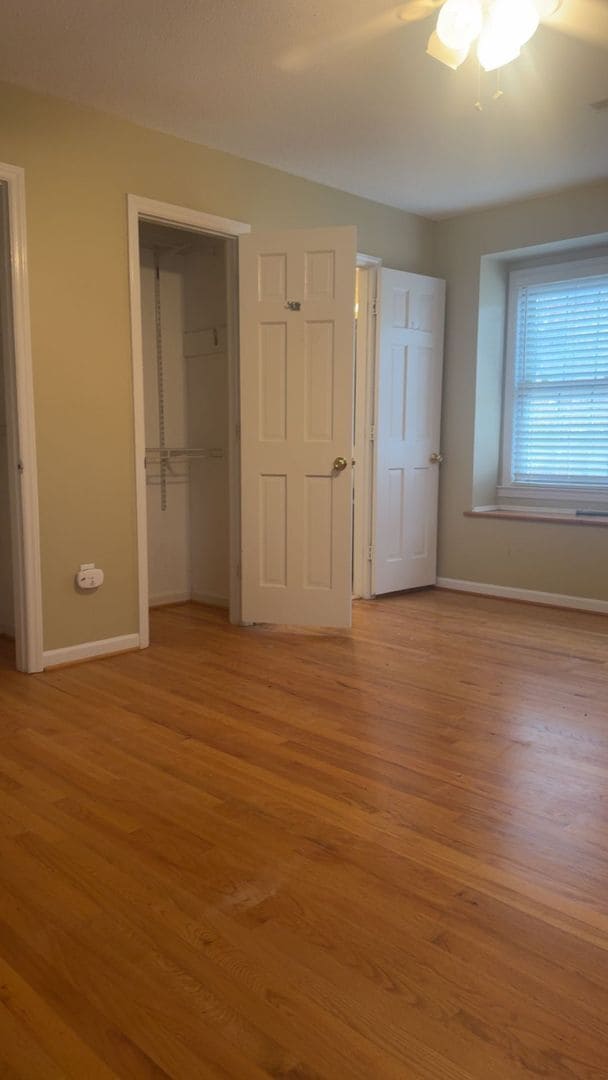 Building Photo - Available Now! Four bedroom 2.5 Bathroom!!