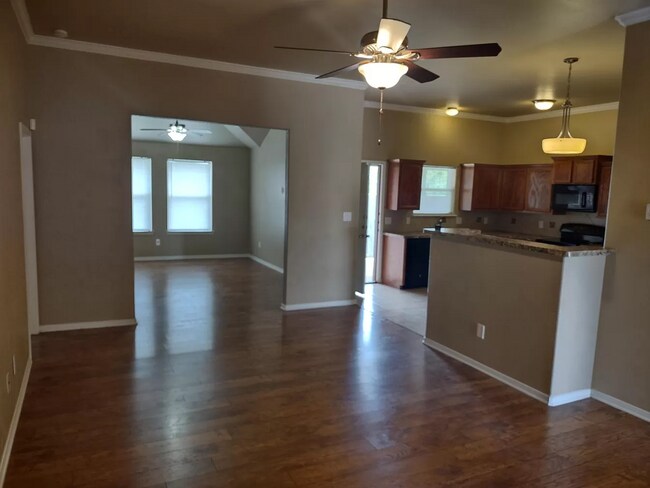 Foto del edificio - 3118 Baldwin Loop