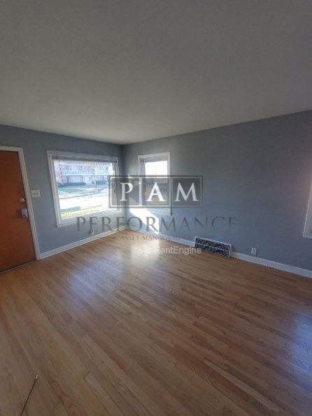 Foto del edificio - 3156 N 75th St