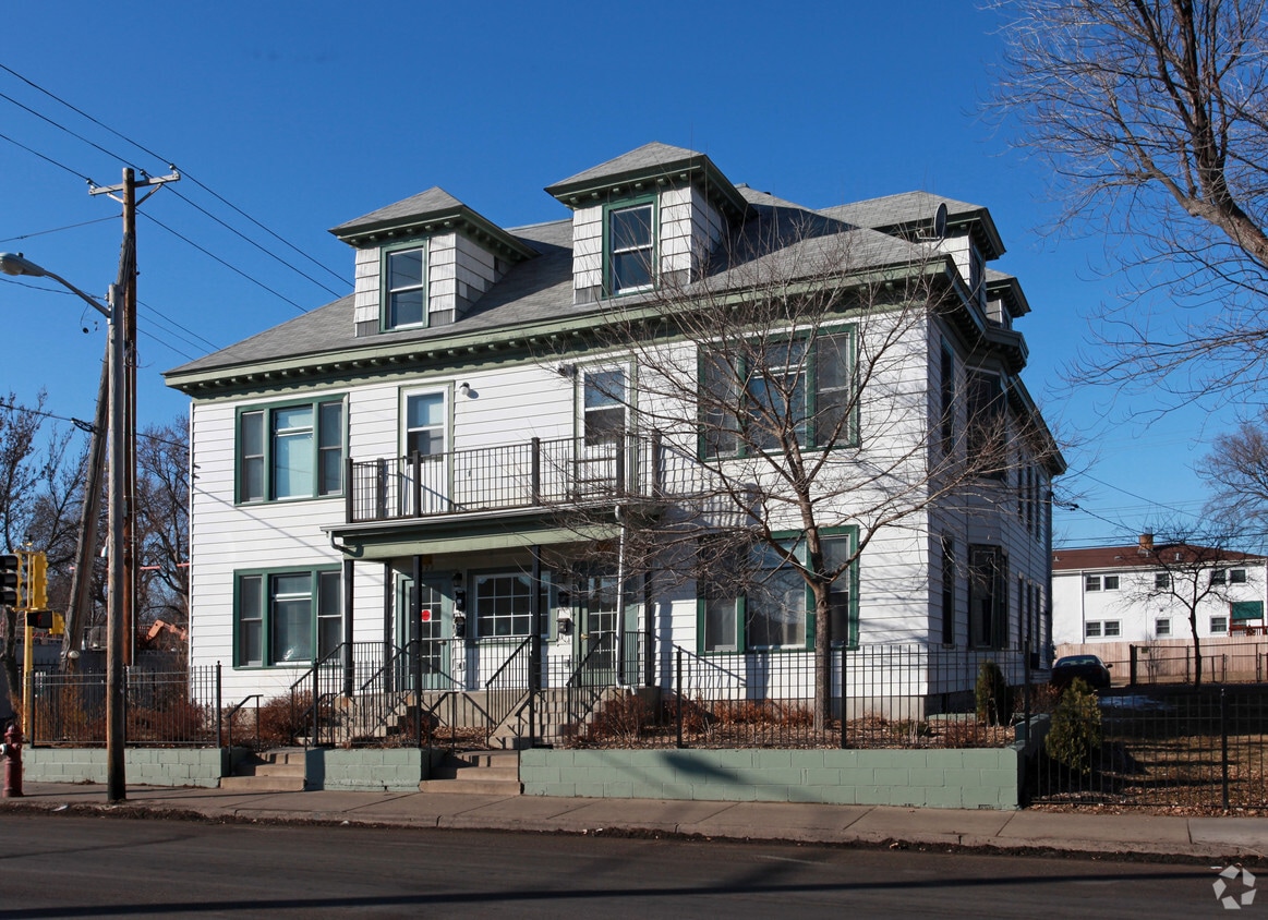 Building Photo - 2320-2322 Bloomington Ave