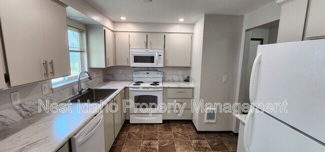 Foto del edificio - 83 SW 7th Ave